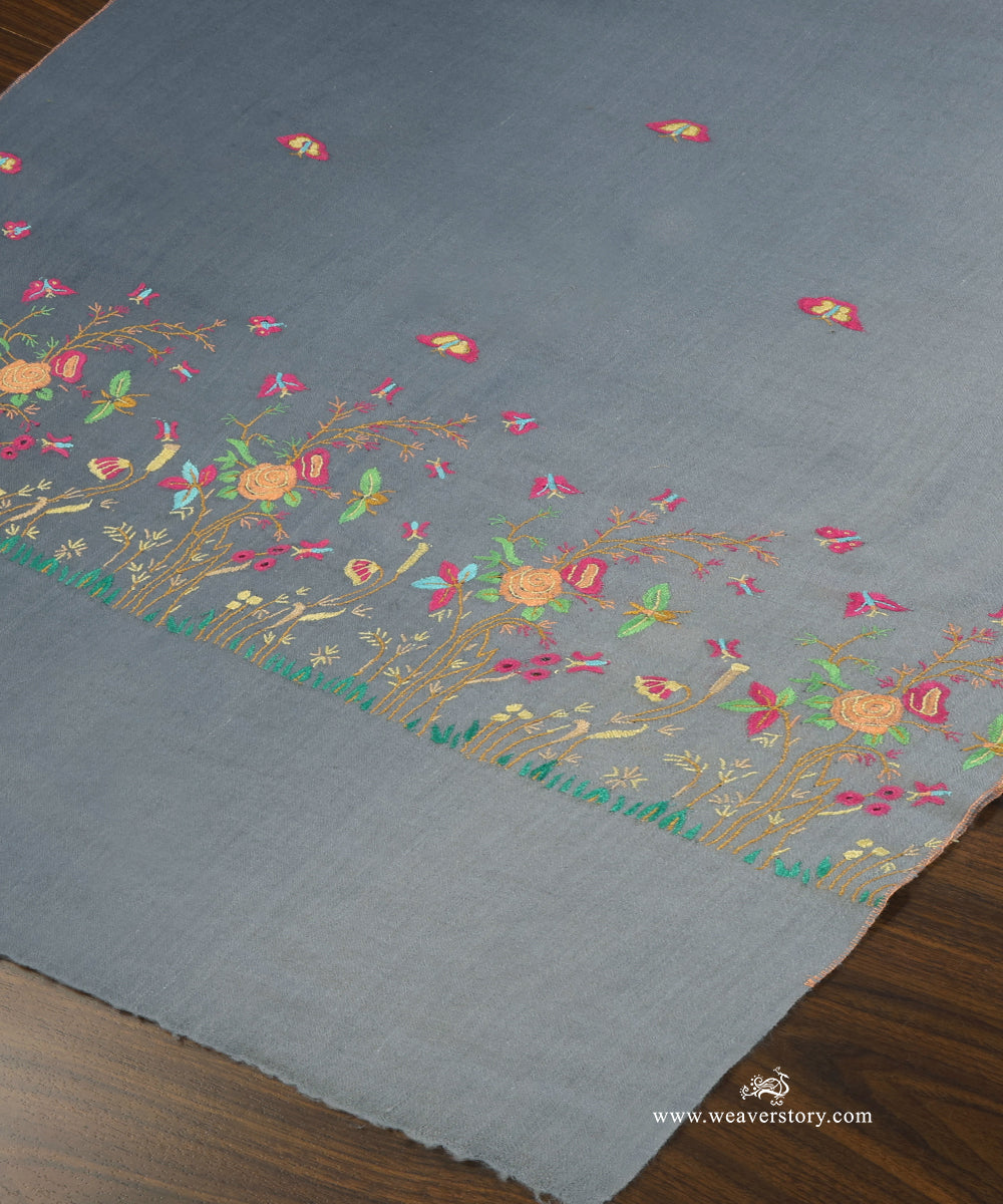 Grey_Pure_Pashmina_Stole_With_Paper_Mache_Motifs_WeaverStory_04