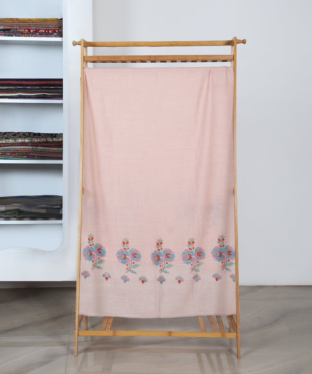 Soft_Pink_Handwoven_Soznikari_Floral_Booti_Design_Pure_Pashmina_Stole_WeaverStory_02