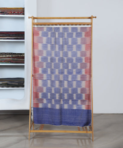 Red_And_Blue_Handwoven_Pure_Pashmina_Stole_With_Ikat_Weaving_WeaverStory_02