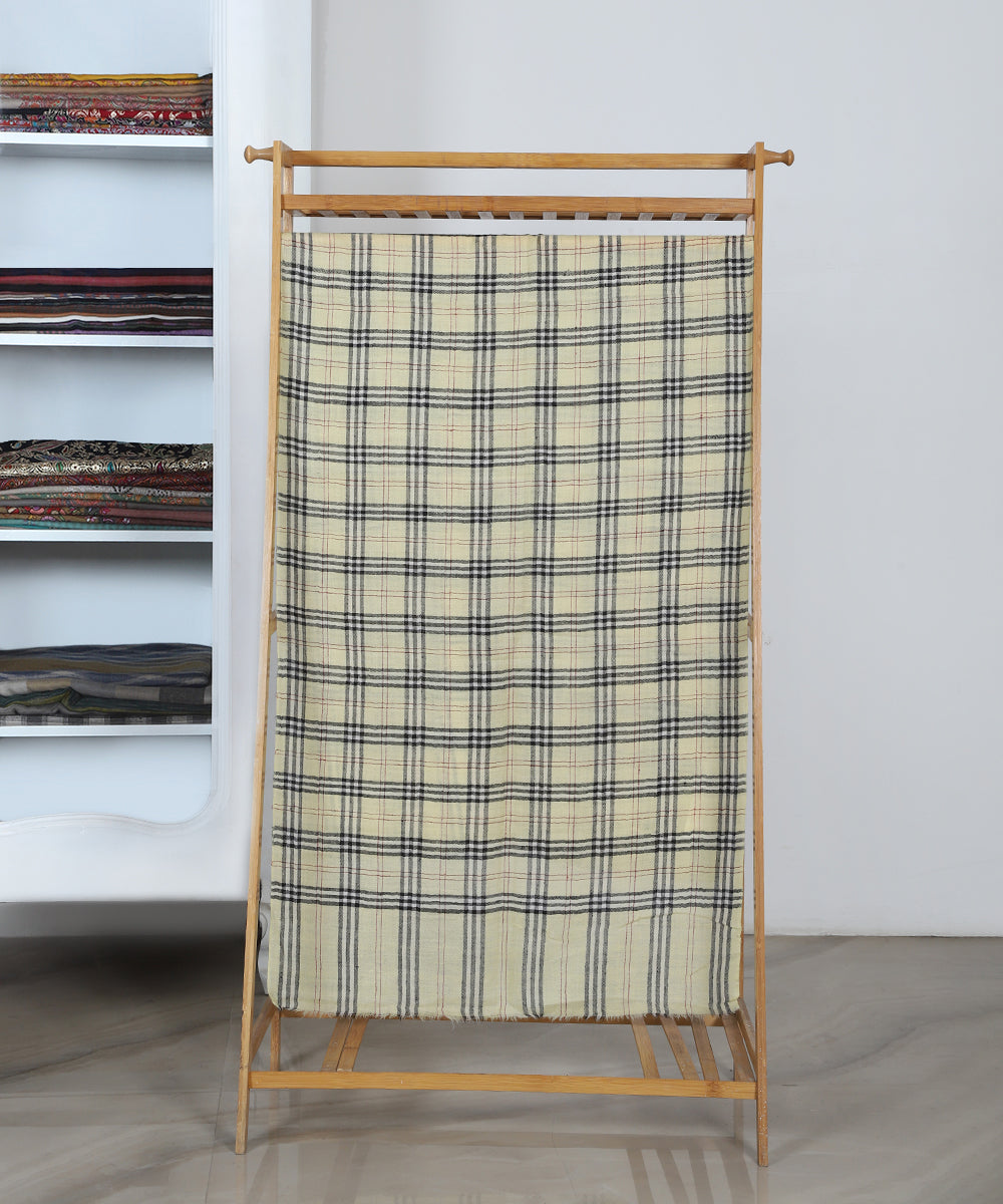 Cream_And_Black_Handwoven_Pure_Pashmina_Stole_With_Ikat_Weaving_WeaverStory_02