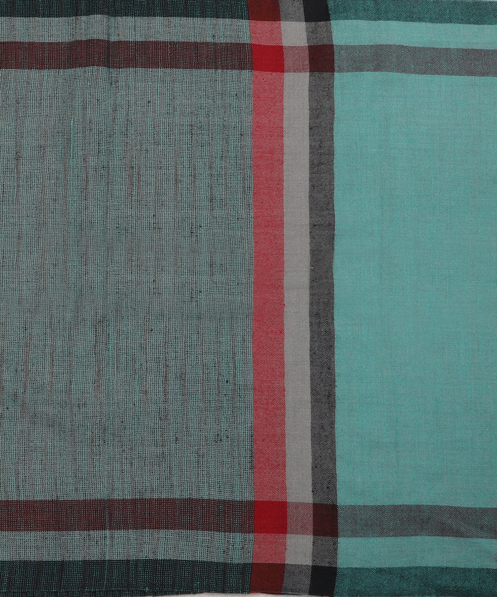 Black_And_Grey_Handwoven_Pure_Pashmina_Muffler_With_Ikat_Weaving_WeaverStory_03