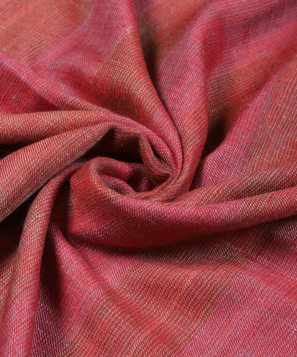 Pink_Handwoven_Pure_Pashmina_Muffler_With_Ikat_Weaving_WeaverStory_04