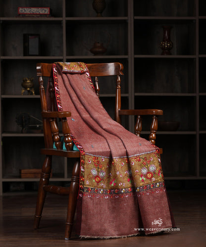 Beige_And_Maroon_Handwoven_Sozni_Embroidery_Handwork_Pashmina_Stole_WeaverStory_01