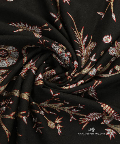 Black_Handwoven_Pure_Pashmina_Stole_With_Handwork_Zari_Bird_Embroidery_WeaverStory_05