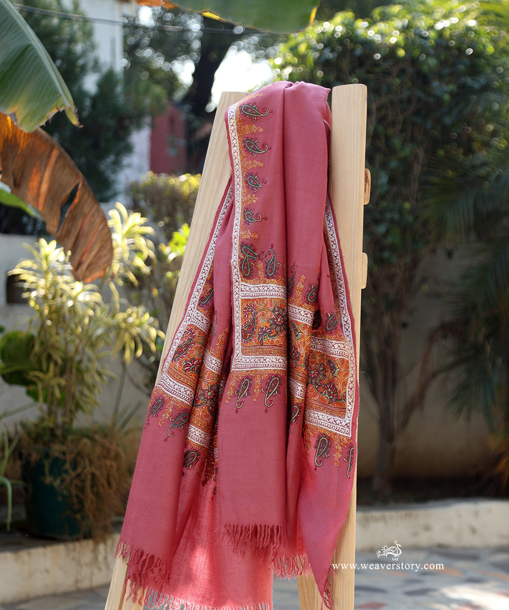 Handwoven_Pink_Silver_Tilla_Pure_Pashmina_Stole_With_Sozni_Work_WeaverStory_01