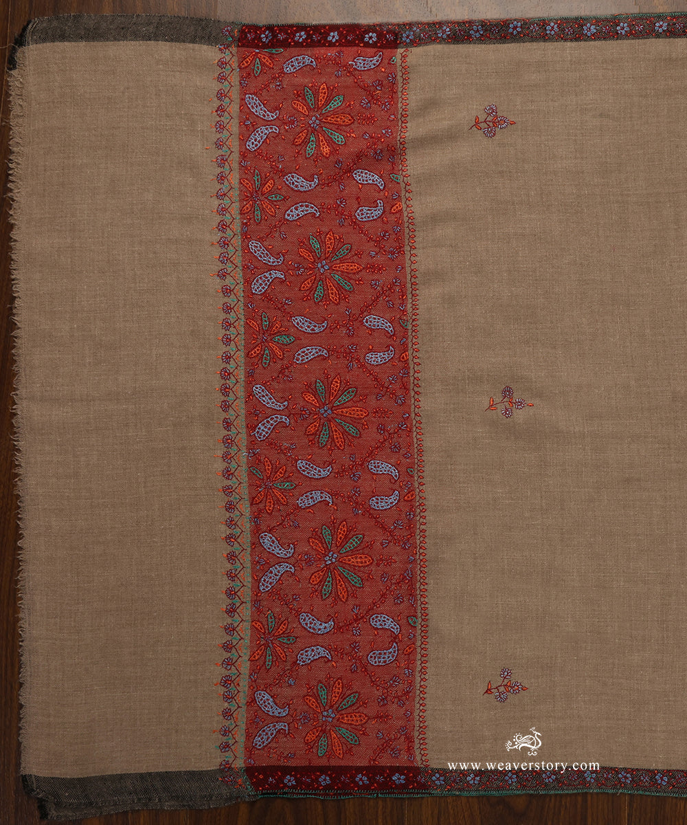 Brown_Handwoven_Paper_Mache_Pure_Pashmina_Stole_With_Contrast_Palla_WeaverStory_02