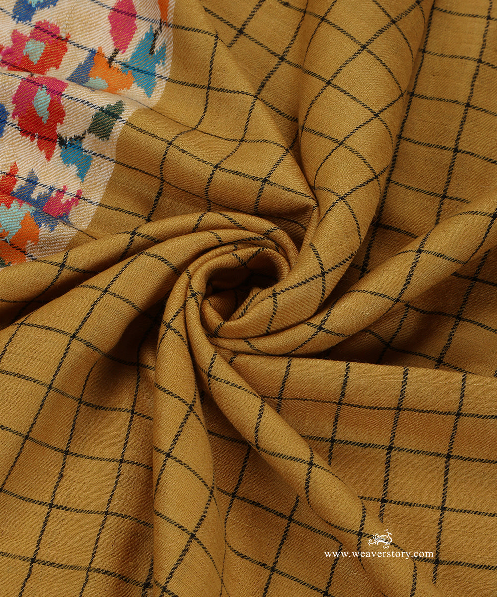 Mustard_Yellow_Handwoven_Pure_Pashmina_Stole_With_Kani_Weave_And_Checks_WeaverStory_05