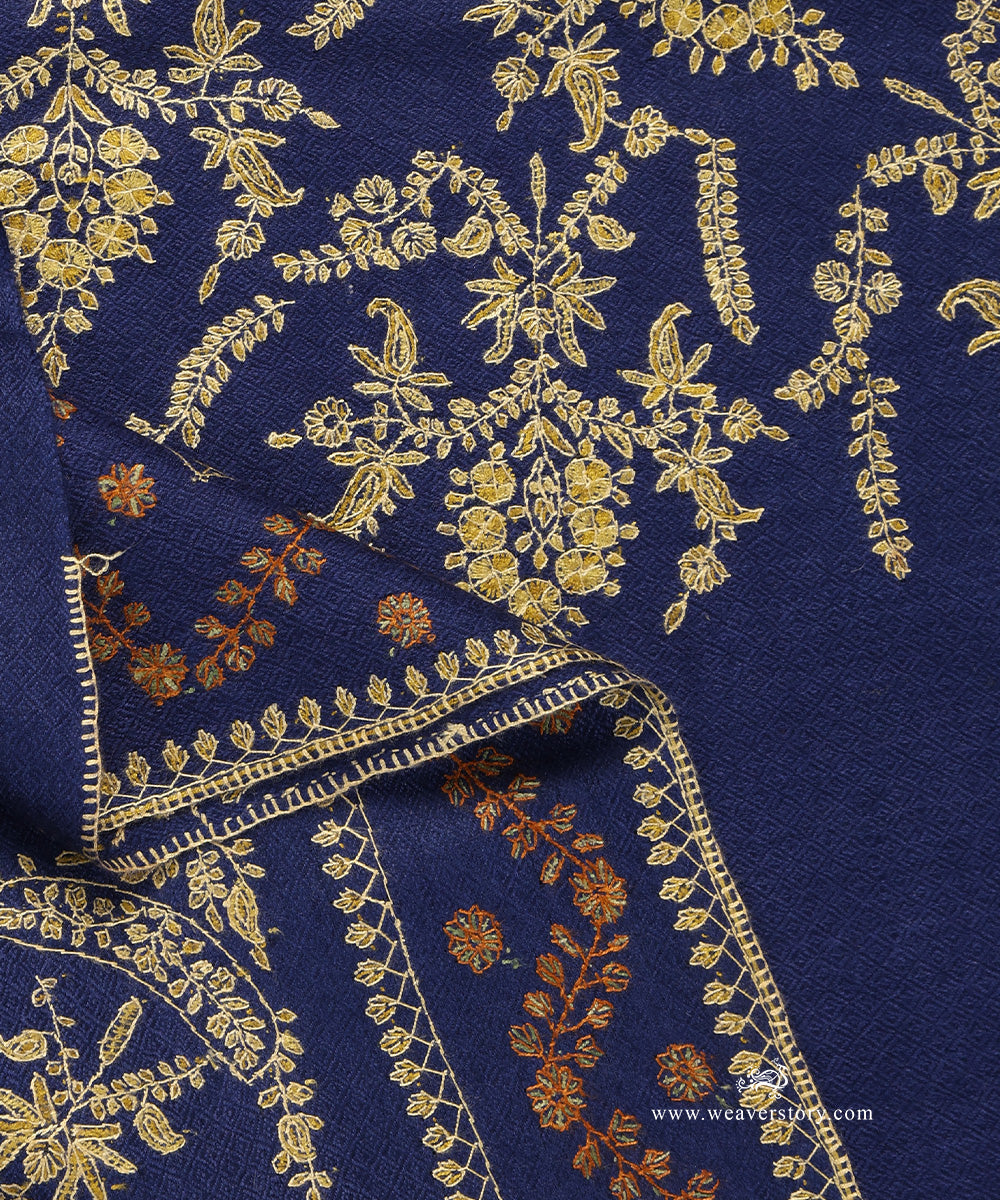 Blue_Handwoven_Pure_Pashmina_Stole_With_Soznikari_WeaverStory_04