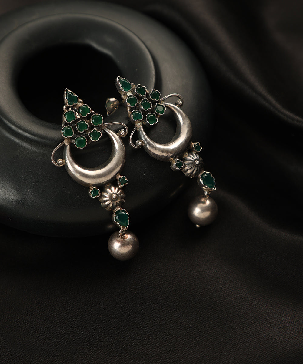 Mehran_Handcrafted_Oxidised_Pure_Silver_Green_Earrings_WeaverStory_01