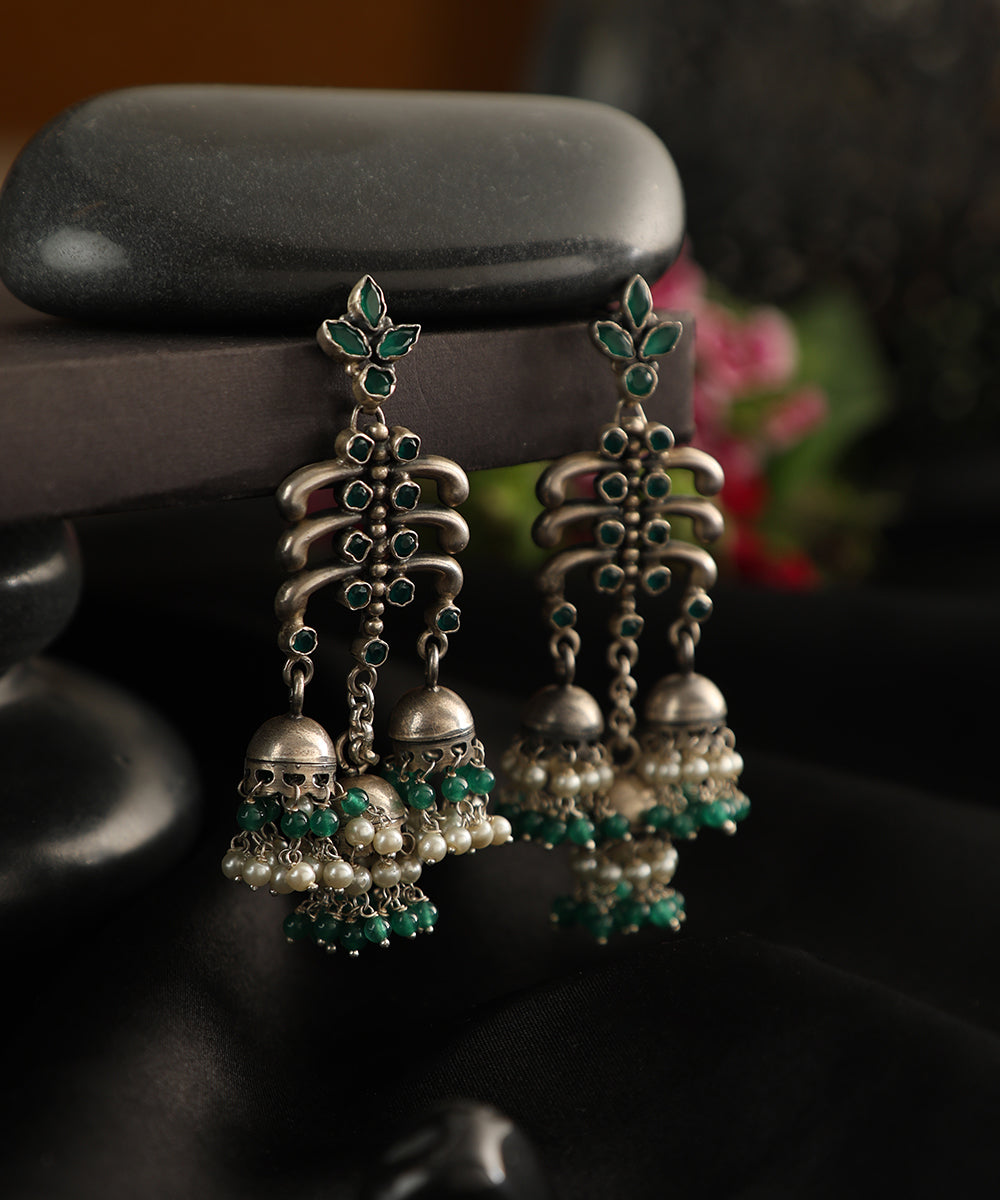 Calista_Handcrafted_Oxidised_Pure_Silver_Earrings_With_Fresh_Water_Pearls_WeaverStory_01