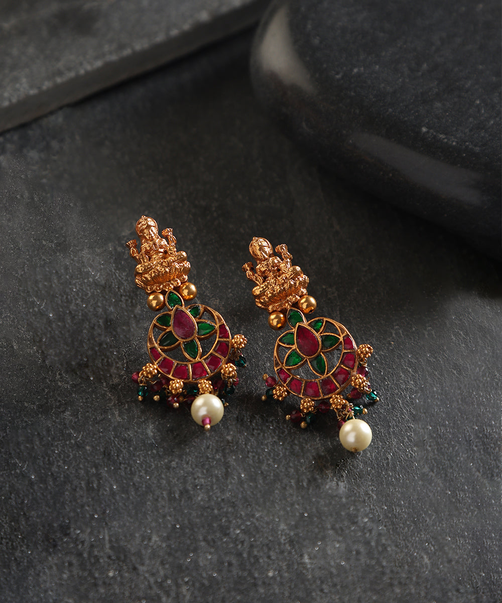 Naavya_Handcrafted_Oxidised_Pure_Silver_Earrings_With_Red_Kundan_WeaverStory_01