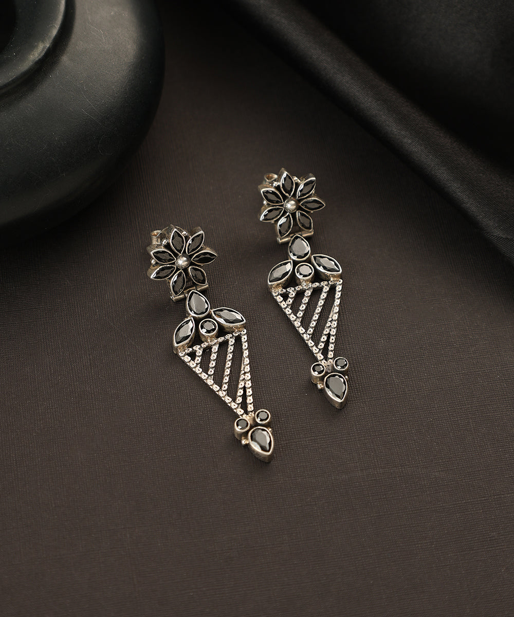 Dushyant_Handcrafted_Oxidised_Pure_Silver_Black_Earrings_WeaverStory_01