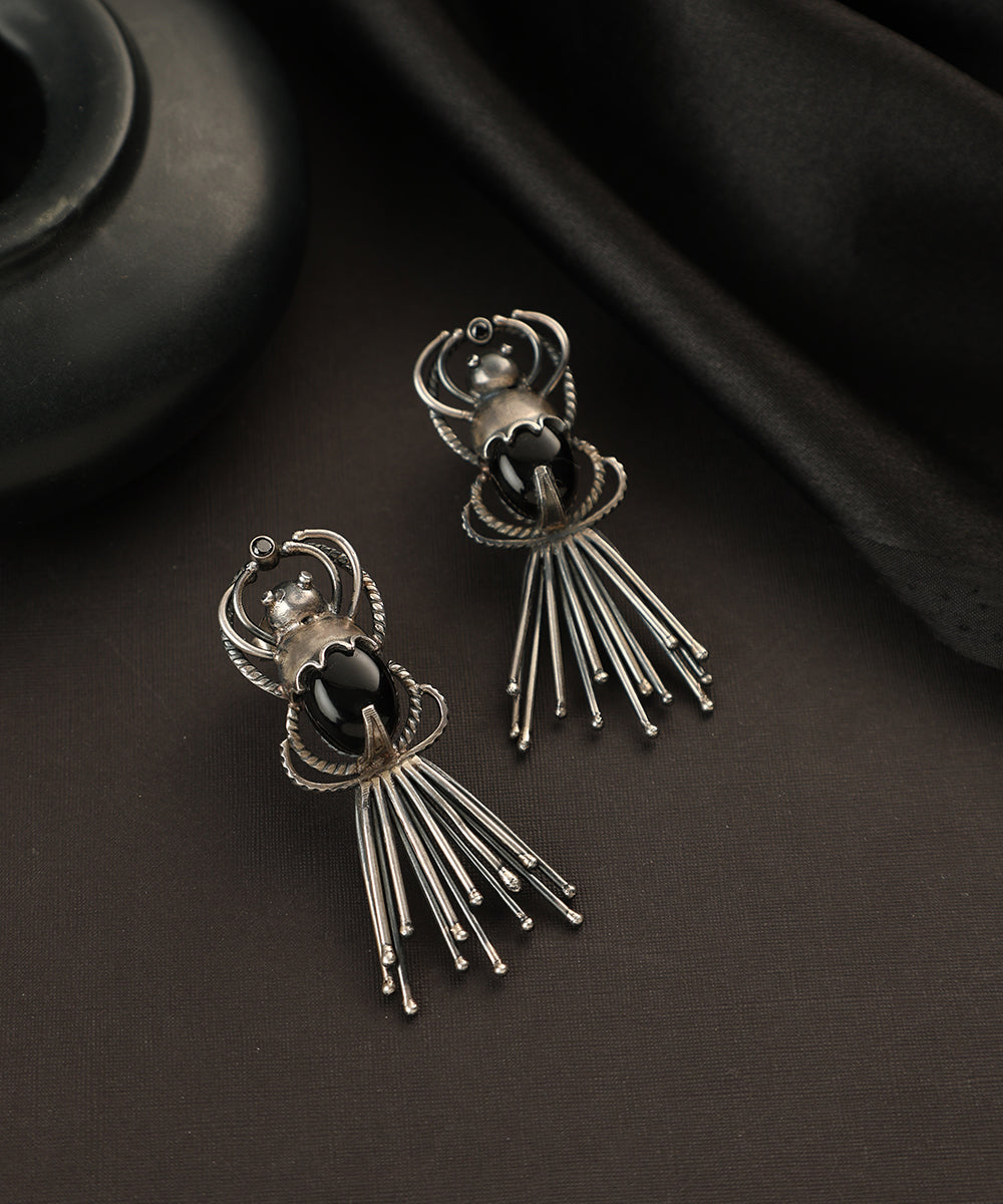Anavia_Handcrafted_Oxidised_Pure_Silver_Black_Earrings_WeaverStory_01