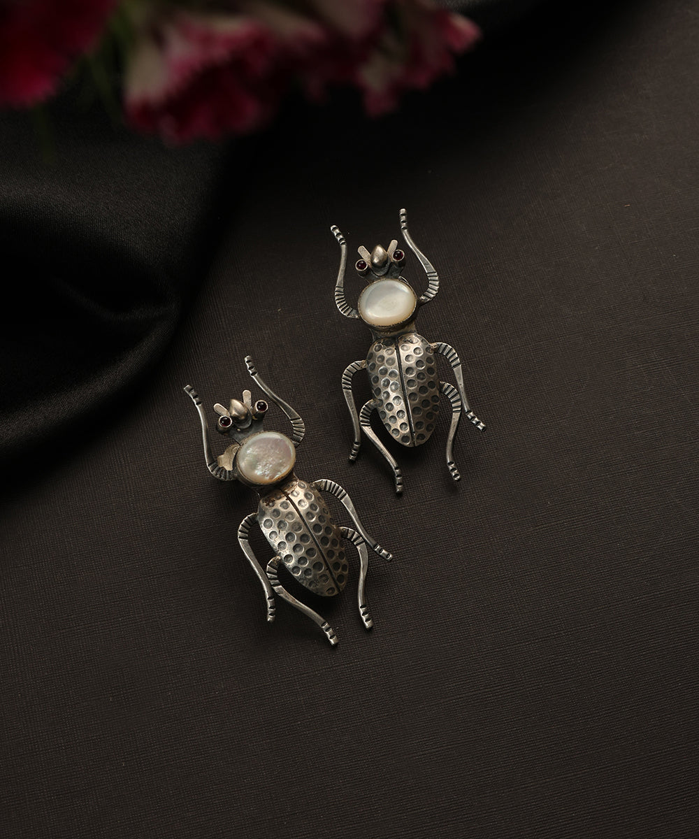 Khaira_Handcrafted_Oxidised_Pure_Silver_Earrings_WeaverStory_01