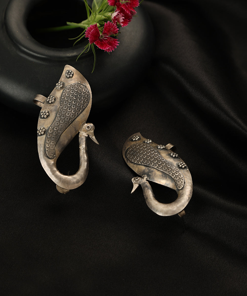 Taizeen_Handcrafted_Oxidised_Pure_Silver_Peacock_Earrings_WeaverStory_01