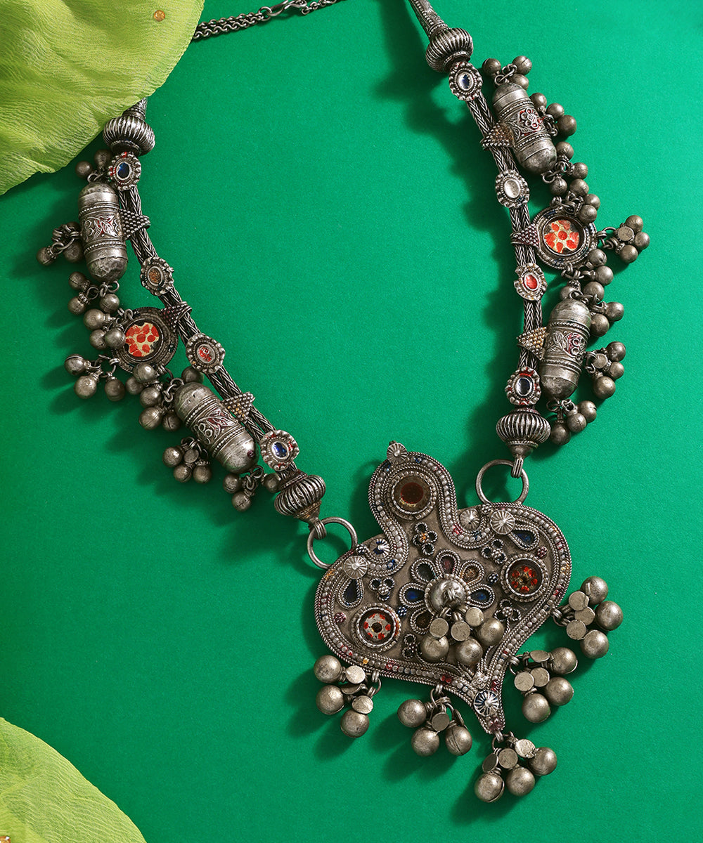Iksura_Handcrafted_Oxidised_Pure_Silver_Necklace_WeaverStory_01