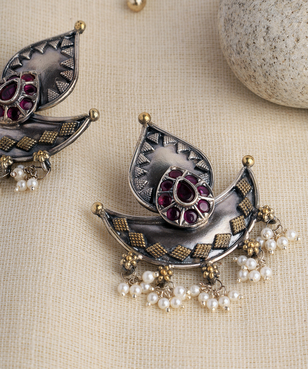 Divya_Handcrafted_Oxidised_Pure_Silver_Earrings_With_Kempstones_And_Pearls_WeaverStory_02