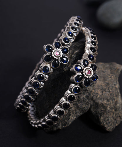 Anushka_Handcrafted_Oxidised_Pure_Silver_Bangles_With_Blue_Kempstones_WeaverStory_01