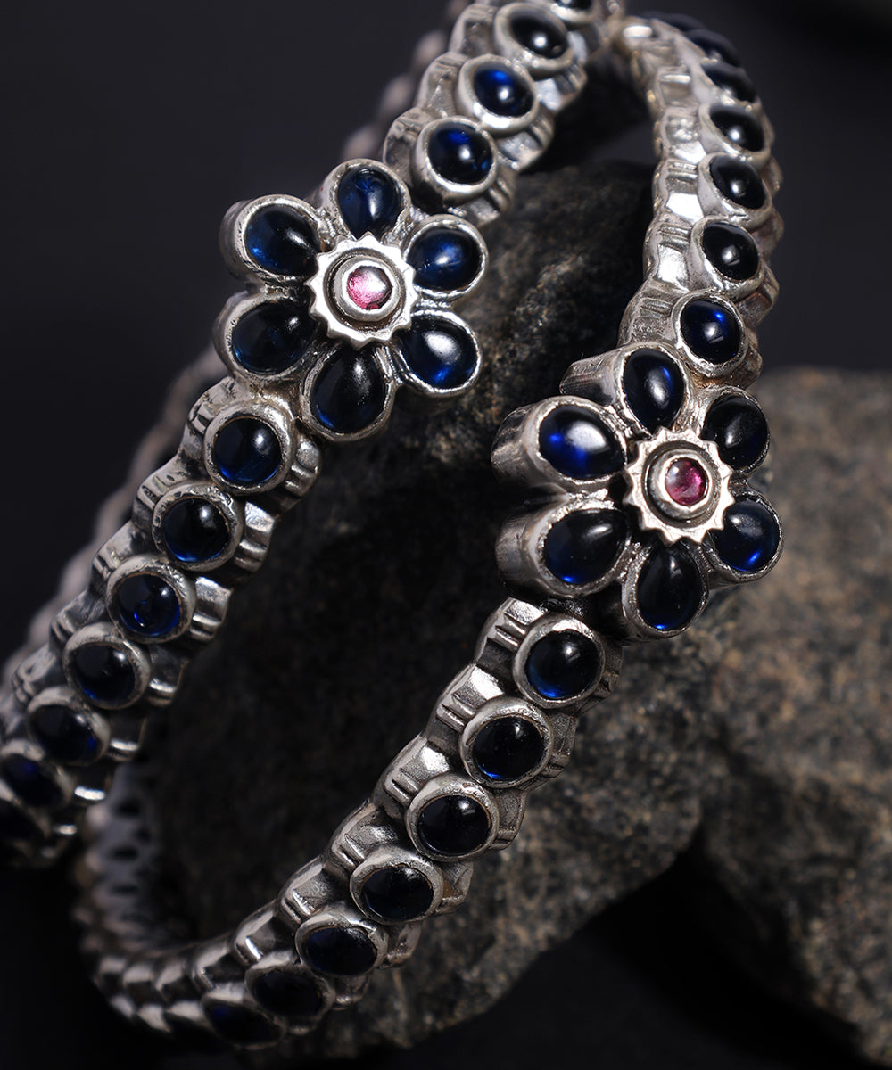 Anushka_Handcrafted_Oxidised_Pure_Silver_Bangles_With_Blue_Kempstones_WeaverStory_02