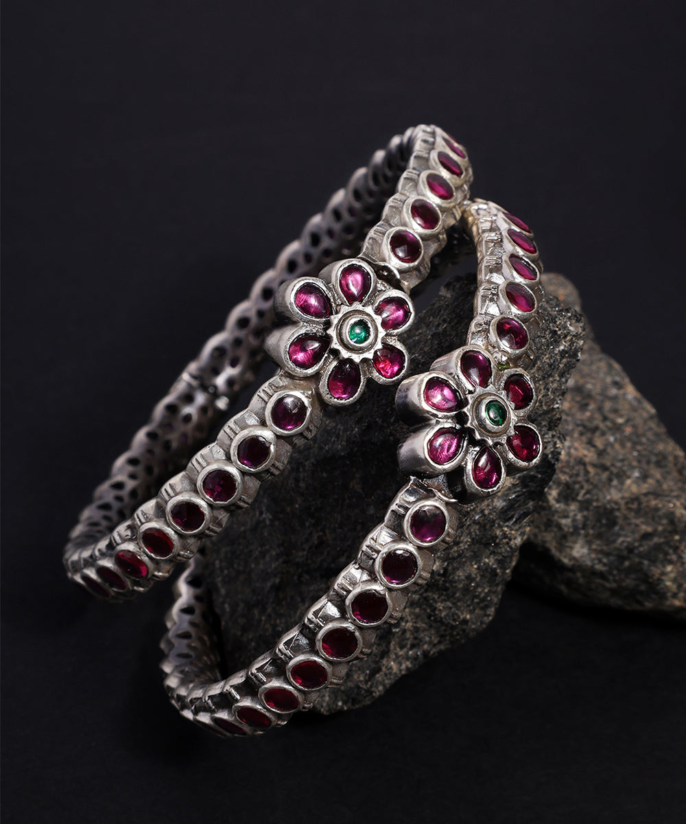 Suhasini_Handcrafted_Oxidised_Pure_Silver_Bangles_With_Pink_Kempstones_WeaverStory_01