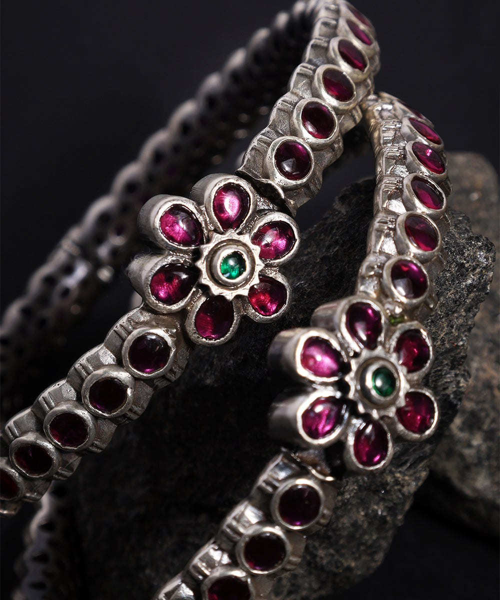 Suhasini_Handcrafted_Oxidised_Pure_Silver_Bangles_With_Pink_Kempstones_WeaverStory_02