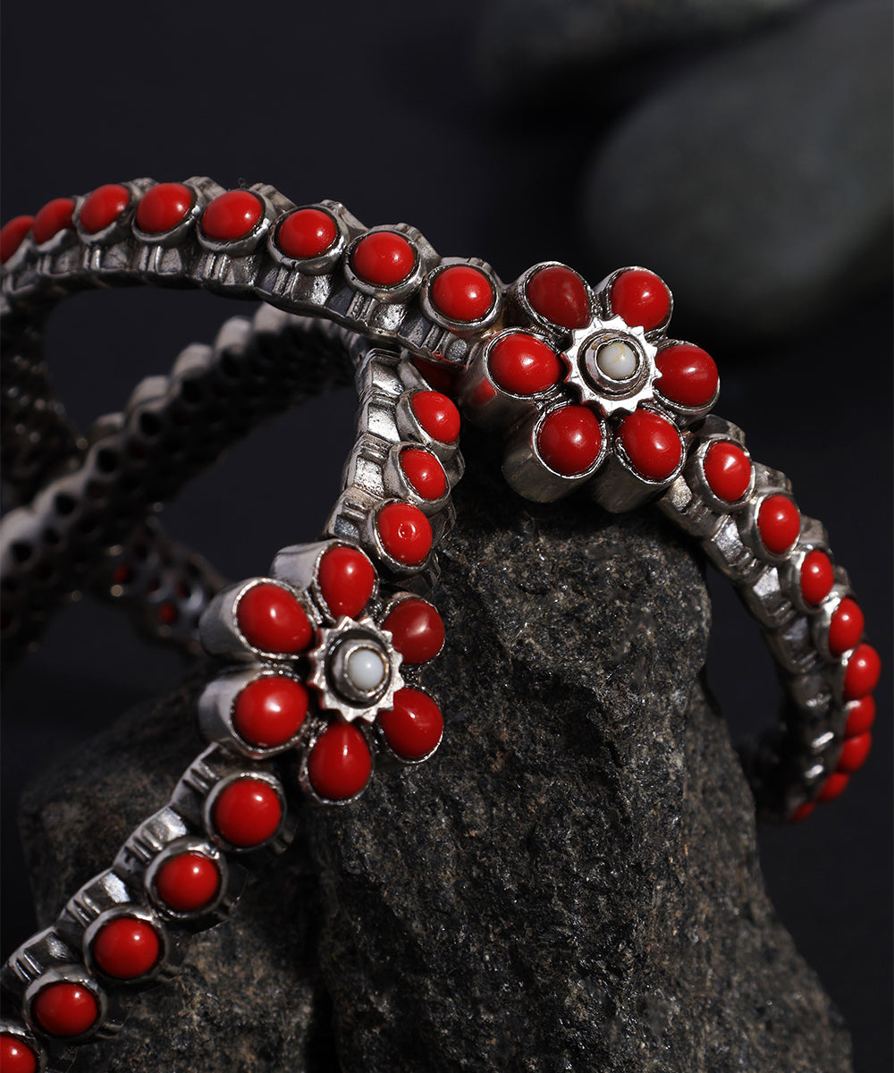 Shivani_Handcrafted_Oxidised_Pure_Silver_Bangles_With_Coral_Kempstones_WeaverStory_02