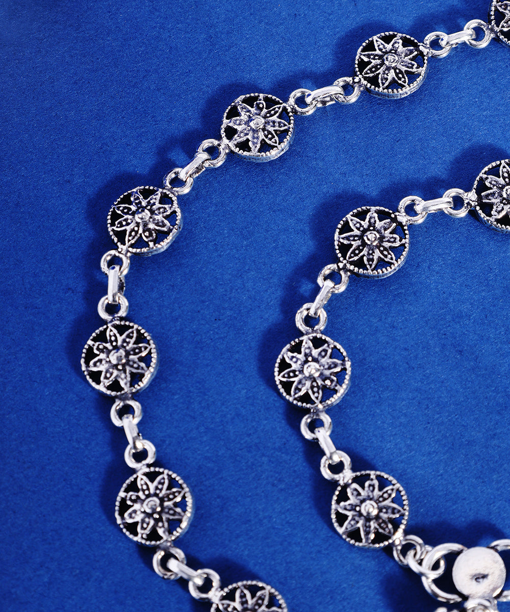 Aaina_Handcrafted_Oxidised_Pure_Silver_Anklets_WeaverStory_02