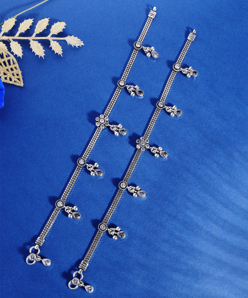 Aakaanksha_Handcrafted_Oxidised_Pure_Silver_Anklets_WeaverStory_01