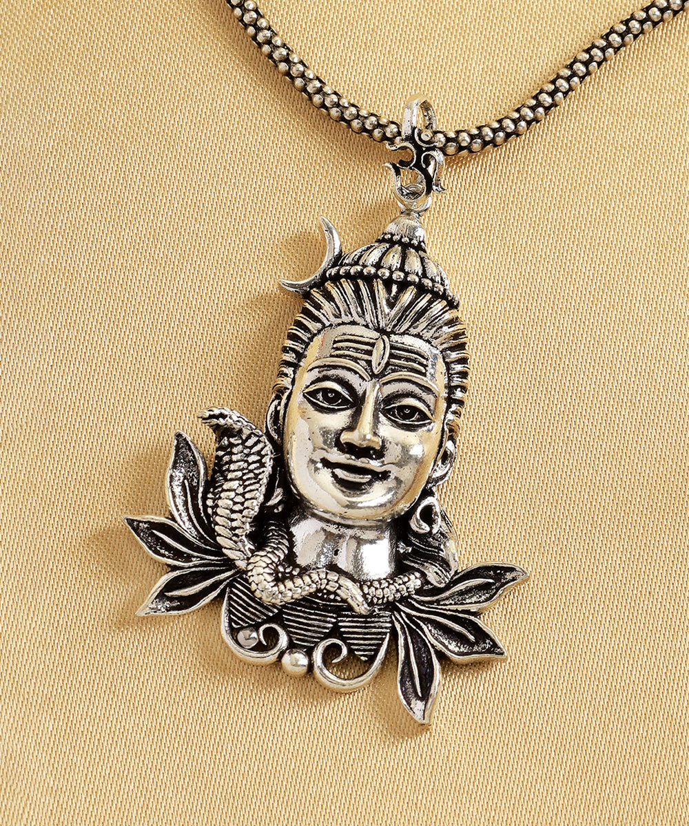 Jagriti_Handcrafted_Oxidised_Pure_Silver_Chain_With_Shiva_Pendant_WeaverStory_02