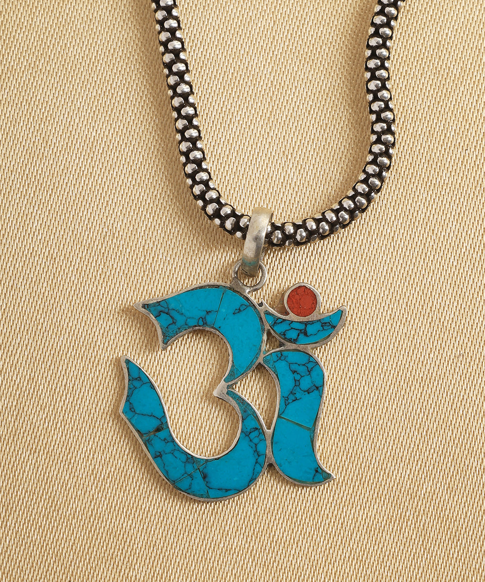 Menmoli_Handcrafted_Oxidised_Pure_Silver_Pendant_WeaverStory_02