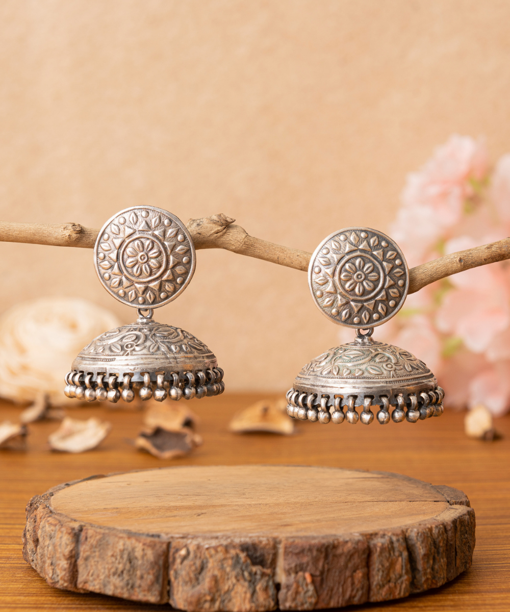 Sadia_Handcrafted_Oxidised_Pure_Silver_Jhumka_Earrings_WeaverStory_01