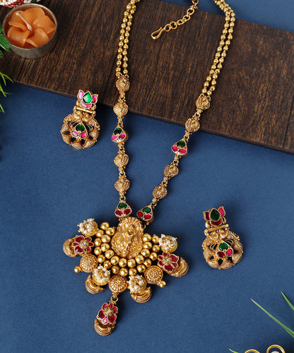 Aisha_Handcrafted_Golden_Pure_Silver_Kundan_Necklace_Set_WeaverStory_01
