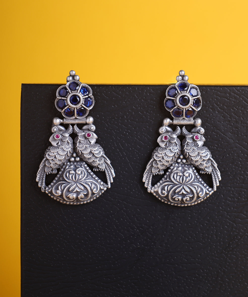 Safiya_Handcrafted_Oxidised_Pure_Silver_Earrings_With_Kempstones_And_Peacock_Motifs_WeaverStory_01