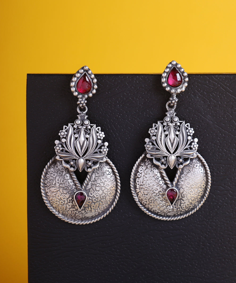 Salma_Handcrafted_Oxidised_Pure_Silver_Earrings_With_Kempstones_WeaverStory_01