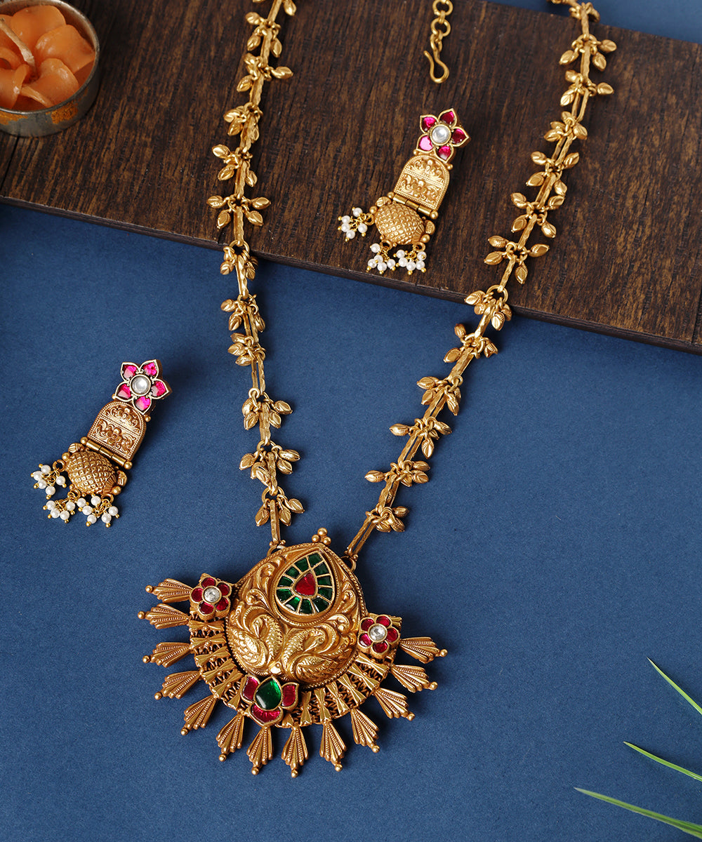 Gul_Handcrafted_Golden_Pure_Silver_Necklace_Set_With_Kundan_WeaverStory_01