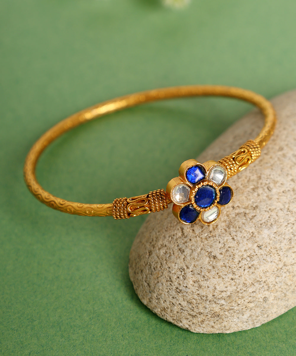 Iman_Handcrafted_Pure_Silver_Bangle_With_Kundan_In_Floral_Motif_WeaverStory_01