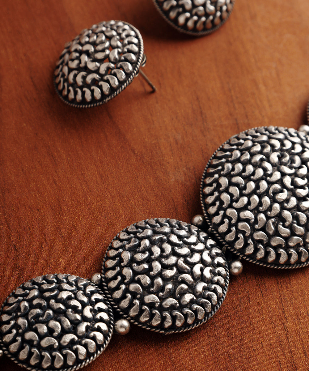 Maryam_Handcrafted_Oxidised_Pure_Silver_Necklace_Set_WeaverStory_02