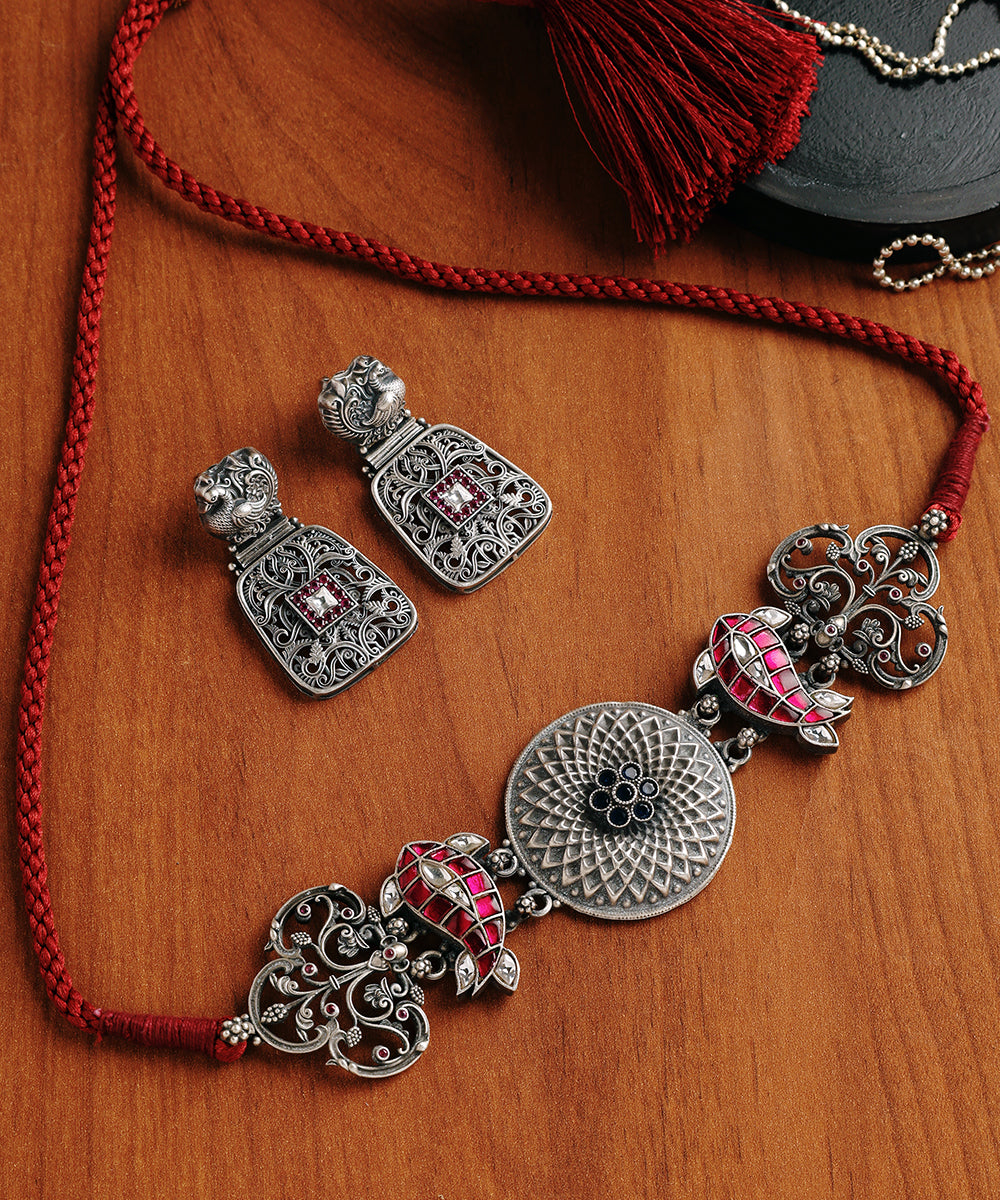Nada_Handcrafted_Oxidised_Pure_Silver_Necklace_Set_With_Kundan_WeaverStory_01