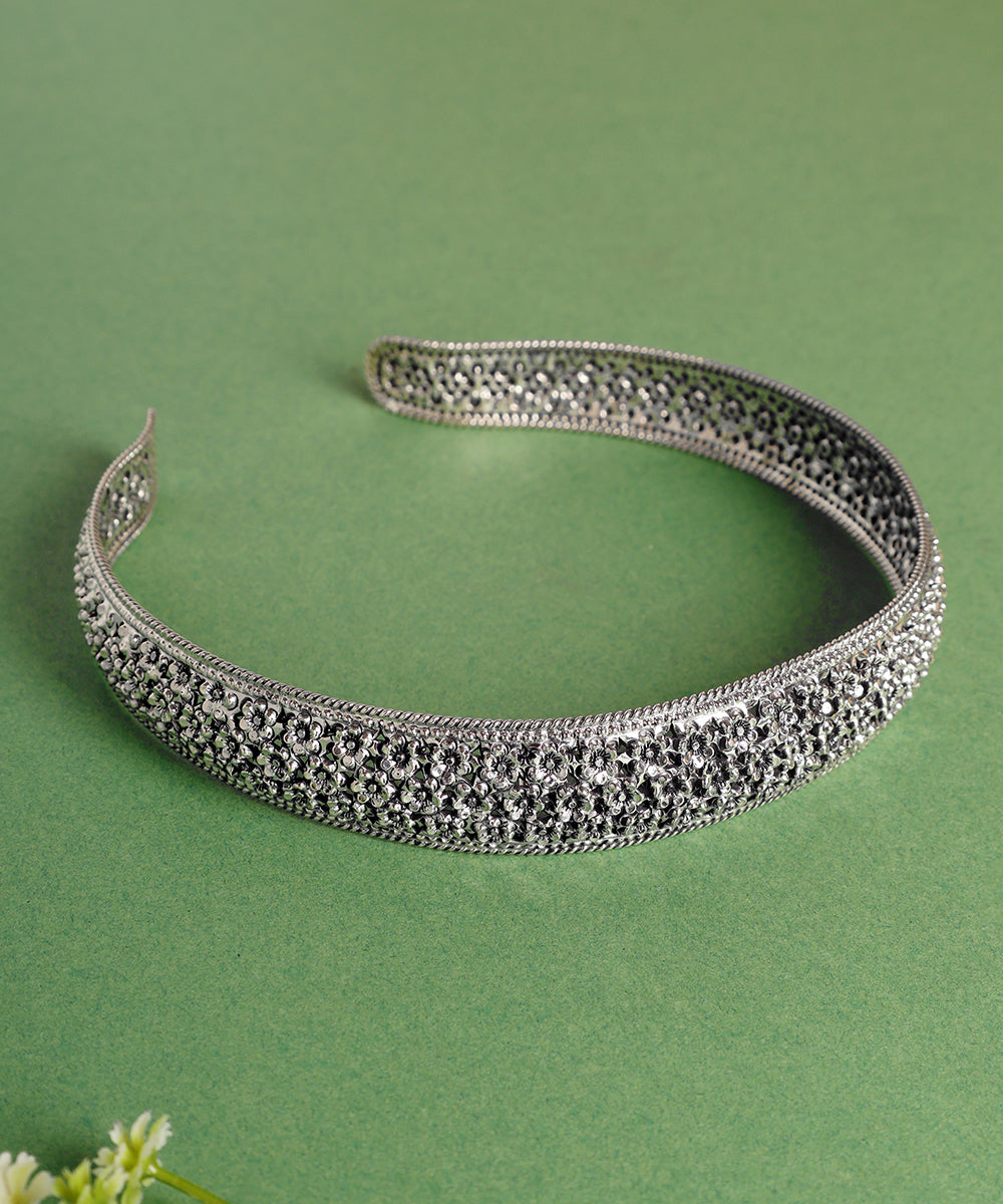 Nasira_Handcrafted_Oxidised_Pure_Silver_Hairband_WeaverStory_01