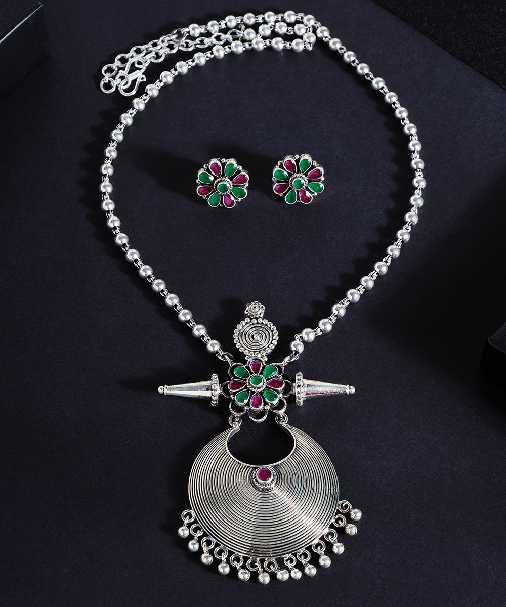 Noor_Handcrafted_Oxidised_Pure_Silver_Necklace_With_Ruby_And_Onyx_WeaverStory_01