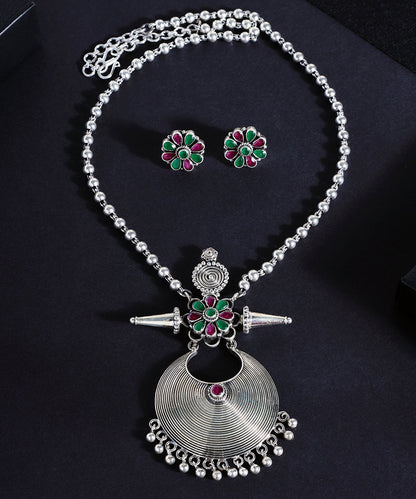 Noor_Handcrafted_Oxidised_Pure_Silver_Necklace_With_Ruby_And_Onyx_WeaverStory_01