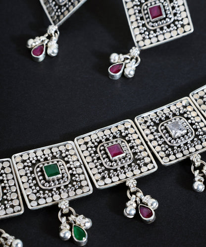 Nargis_Handcrafted_Oxidised_Pure_Silver_Necklace_With_Ruby_And_Onyx_WeaverStory_02