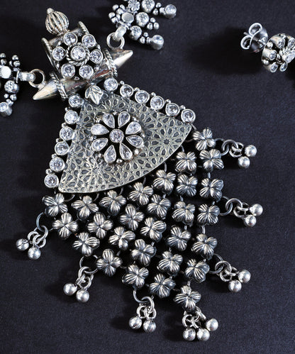 Ravina_Handcrafted_Oxidised_Pure_Silver_Necklace_Set_With_Cz_Stones_WeaverStory_02
