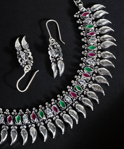 Parveen_Handcrafted_Oxidised_Pure_Silver_Necklace_Set_With_Ruby_And_Onyx_WeaverStory_02