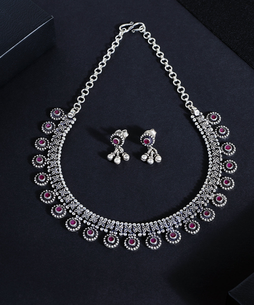 Oriana_Handcrafted_Oxidised_Pure_Silver_Necklace_With_Ruby_WeaverStory_01