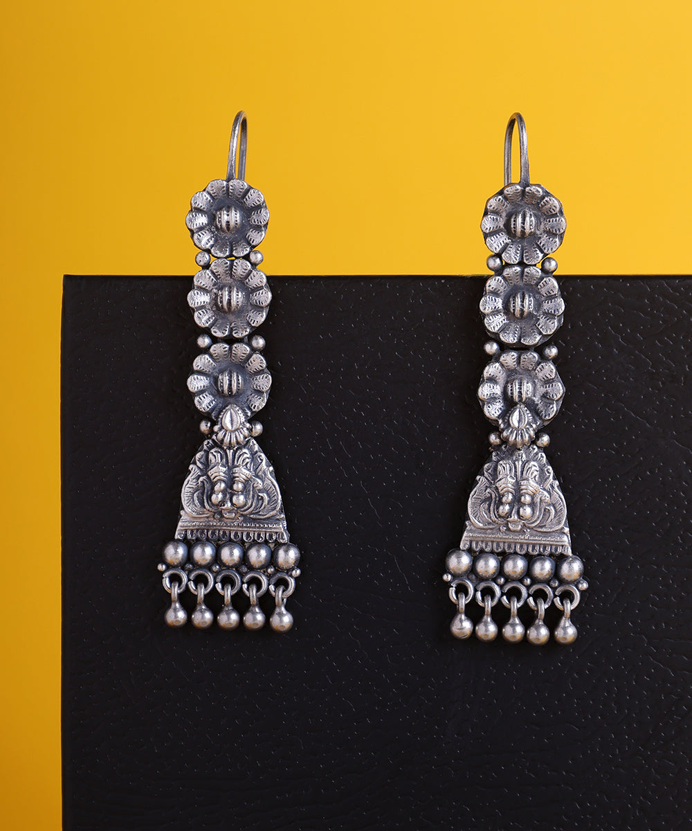 Zinat_Handcrafted_Oxidised_Pure_Silver_Earrings_With_Kempstones_WeaverStory_01