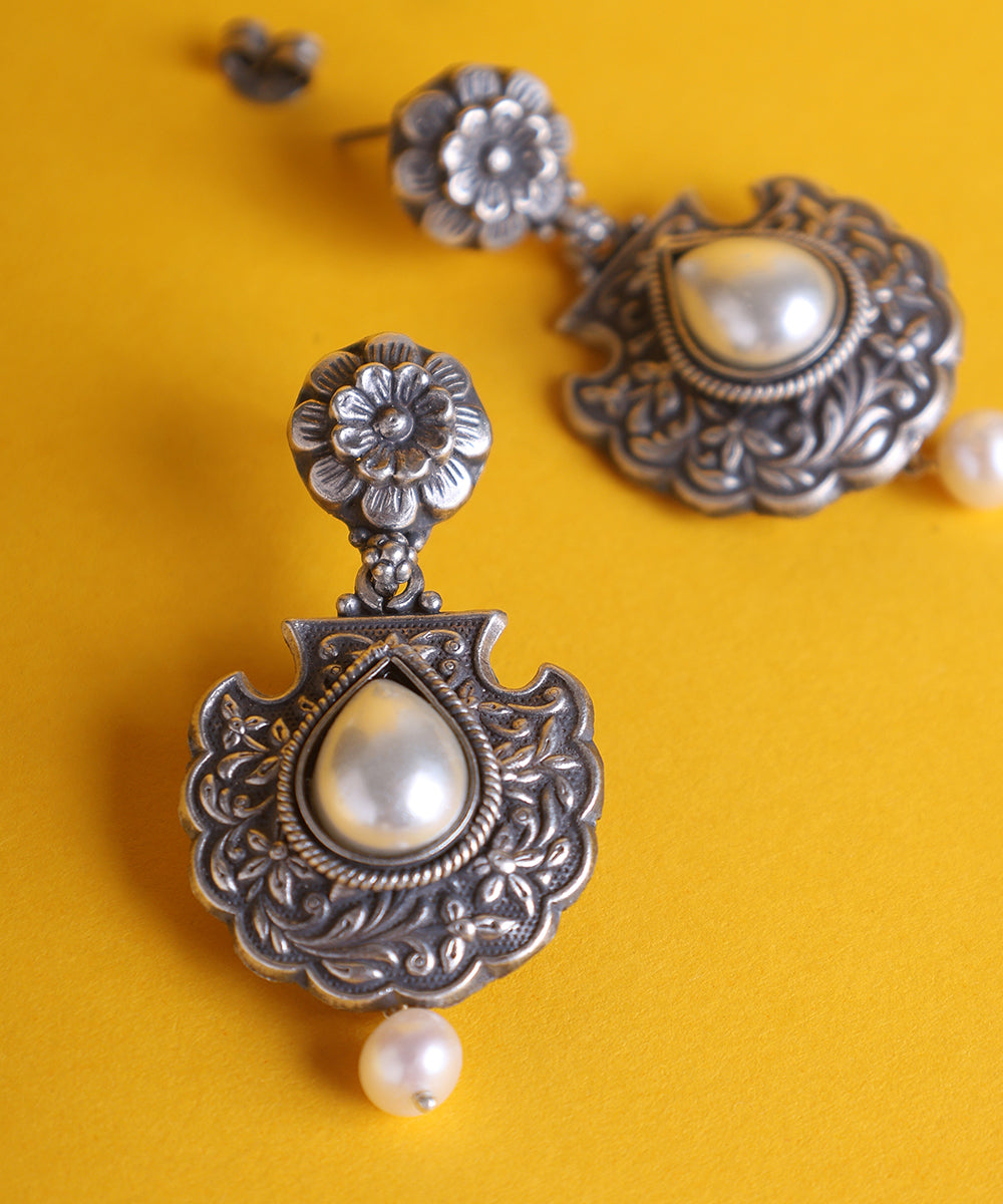 Rashida_Handcrafted_Oxidised_Pure_Silver_Earrings_With_Kempstones_And_Pearls_WeaverStory_02