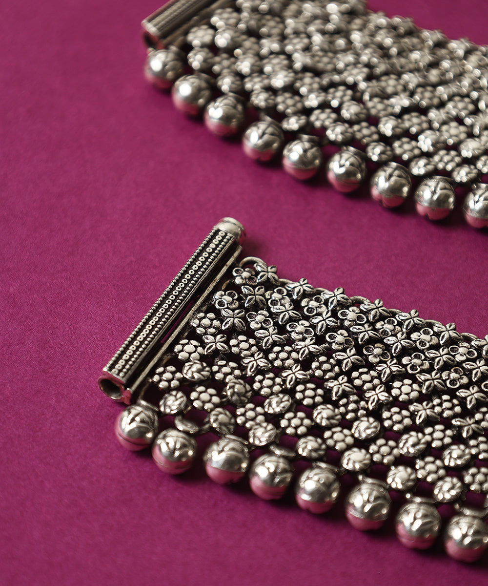 Kaveri_Handcrafted_Pure_Silver_Nakshi_Anklets_WeaverStory_03