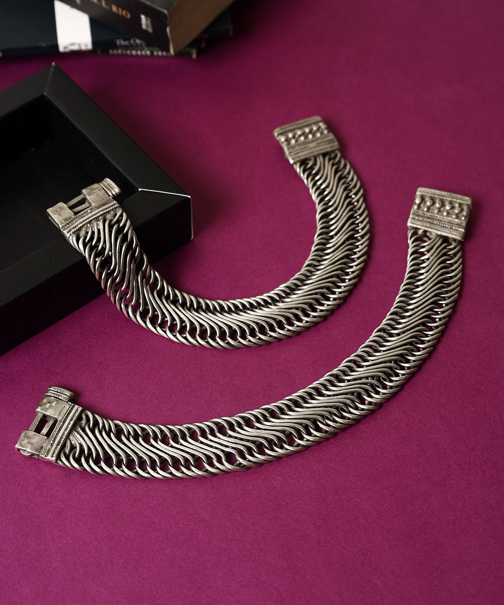 Aura_Handcrafted_Pure_Silver_Vintage-Style_Anklets_WeaverStory_01