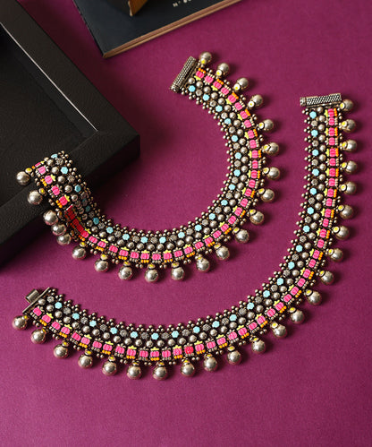 Sama_Handcrafted_Pure_Silver_Anklets_With_Ghungroos_WeaverStory_01